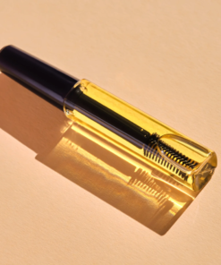 Eyebrow and lash treatment